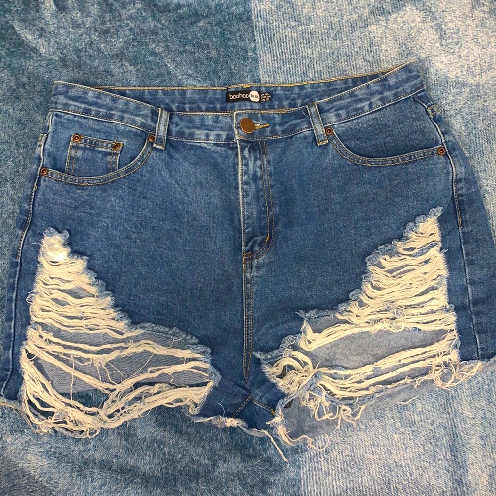 Boohoo distressed high waisted denim shorts
